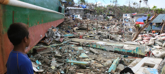 philippines-haiyan-wrecked-and-stranded-tankers.jpg