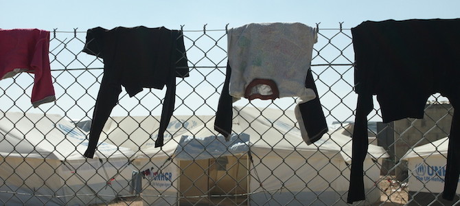 zatari-camp-clothes-drying-77960.jpg