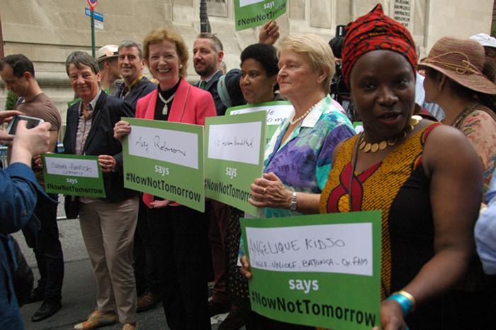 Angélique Kidjo, Mary Robinson, Phumzile Mlambo-Ngcuka, Barbara Hendricks, Gro Harlem Brundtland and other supporters at the People's Climate March in New York, on Sept. 21, 2014. Credit: Kate Bryant/Oxfam