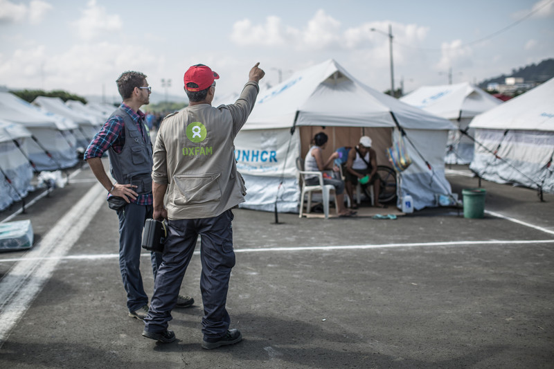oes_31152-ecuador-oxfam-staff.jpg