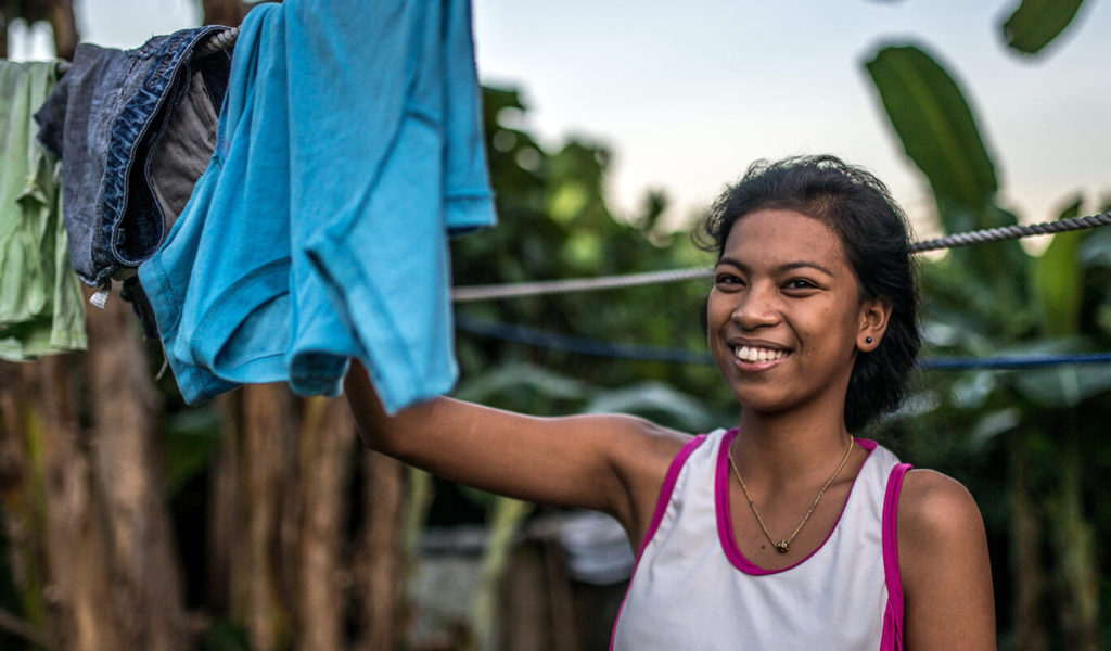 Oxfam is partnering with the Unilever laundry brand Surf, and we are working together to lighten the load for women and girls living with the injustice of poverty. The partnership aims to reduce the workload of women, unlocking opportunities and supporting women’s empowerment. Photo Credit: Aurelie Marrier d'Unienville / Oxfam