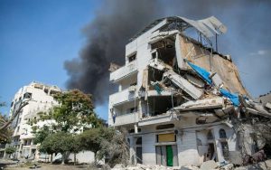 Ongoing in conflict in Gaza has damaged buildings and homes in al Rimal district in Gaza. Marwan Sawwaf/Alef Multimedia/ Oxfam