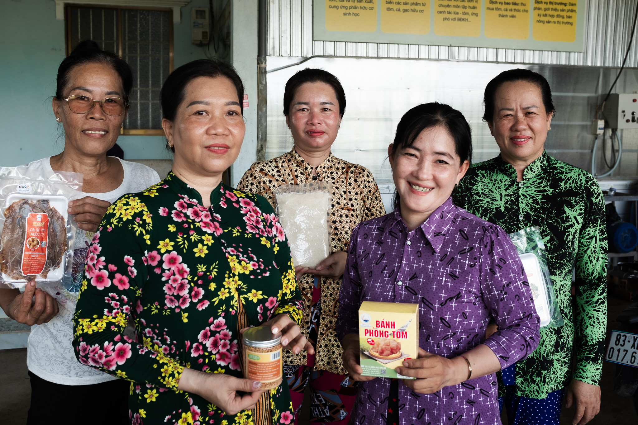 Members of the Hoa De cooperative. Photo: Caroline Leal/Oxfam