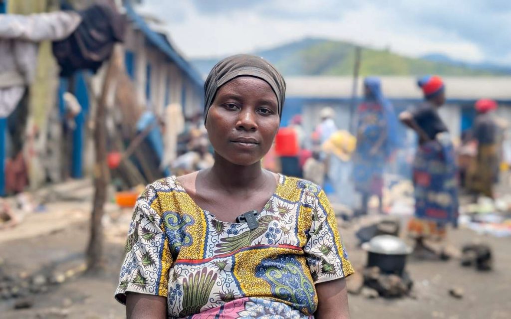 Like many people in DRC, Muhawe Charmante now lives in a collective displacement site in Sake due to the crisis in her country. Yves Kalwira/Oxfam