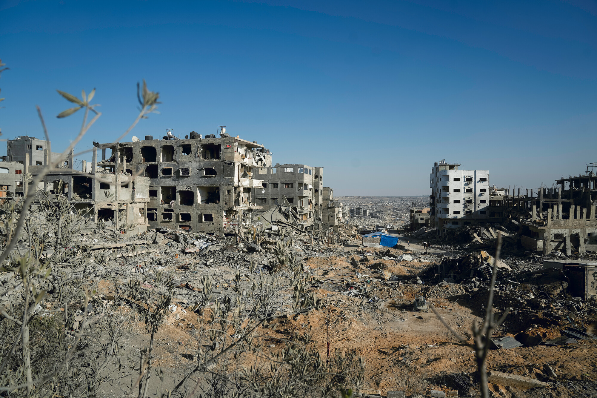 After the ceasefire, images reveal widespread destruction across Gaza — especially in Sheikh Radwan, Zeitoun, and Tel al-Hawa — where residential and commercial buildings and core infrastructure are nearly wiped out. Photo: Mosab Al-Borno/ Alef Multimedia/ Oxfam
